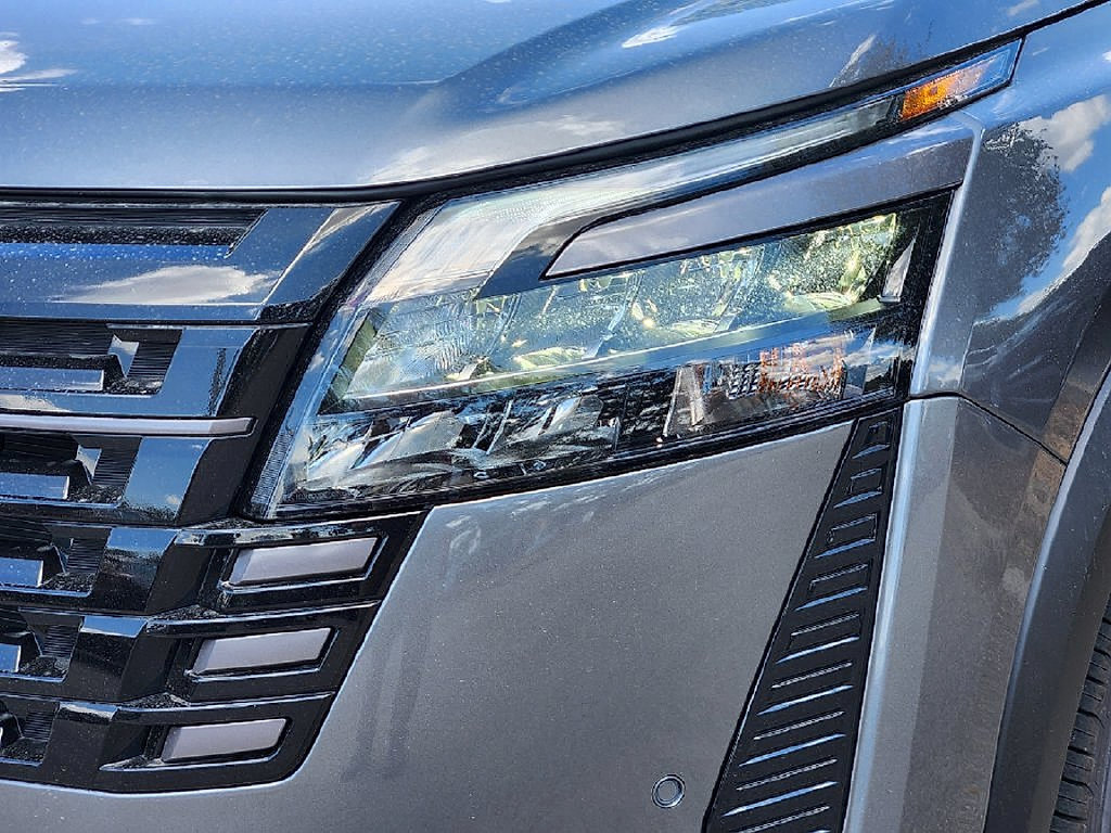 New 2026 Nissan Pathfinder SV w/ Cargo Package AWD/4WD image 8