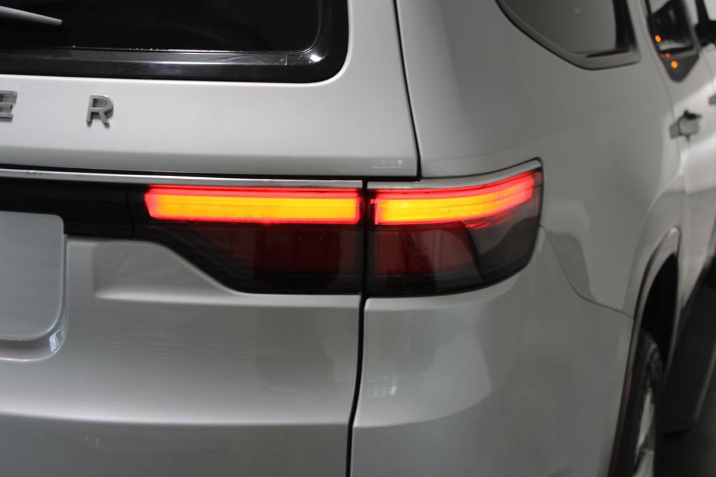 Used 2022 Jeep Wagoneer Series II image 60