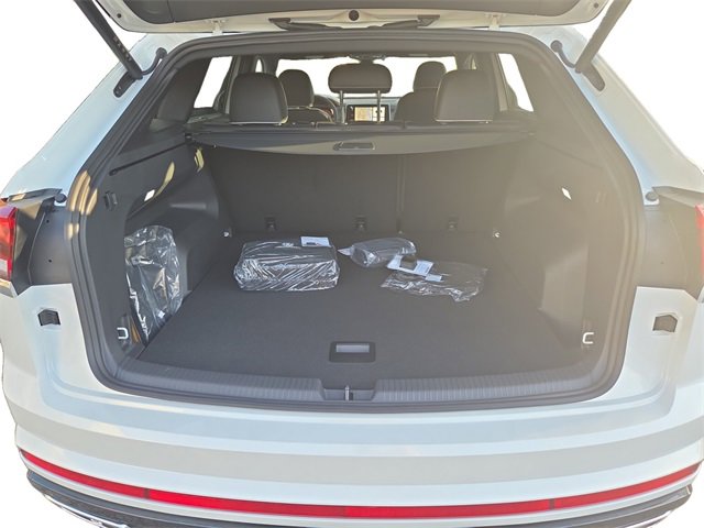 New 2026 Volkswagen Atlas Cross Sport SEL Premium R-Line image 19