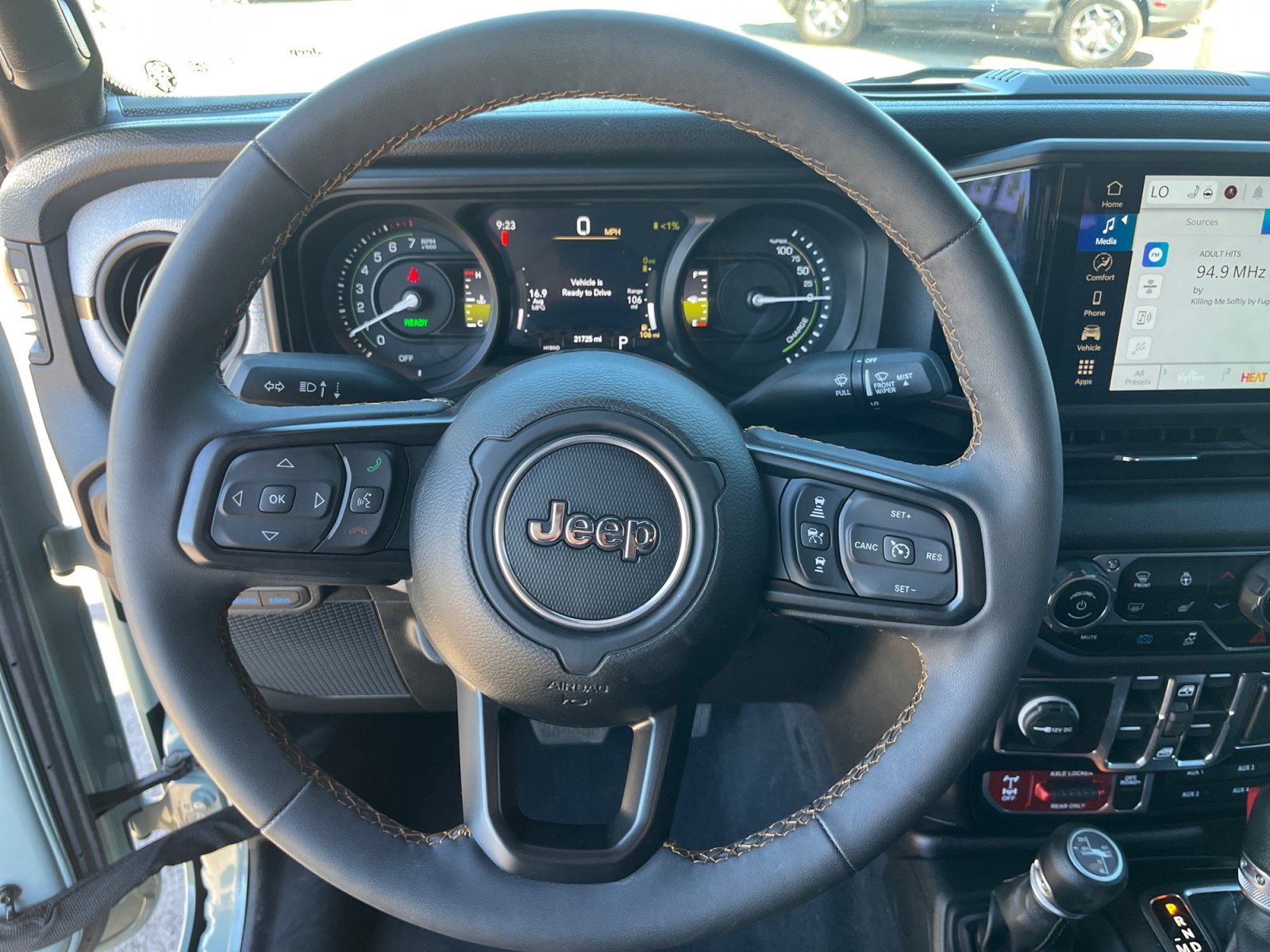 Used 2024 Jeep Wrangler Willys image 9