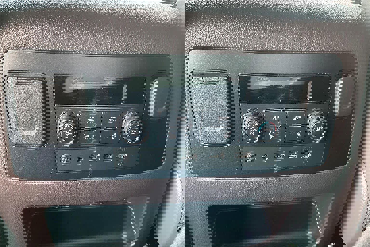 Used 2019 GMC Yukon Denali w/ Denali Ultimate Package image 31