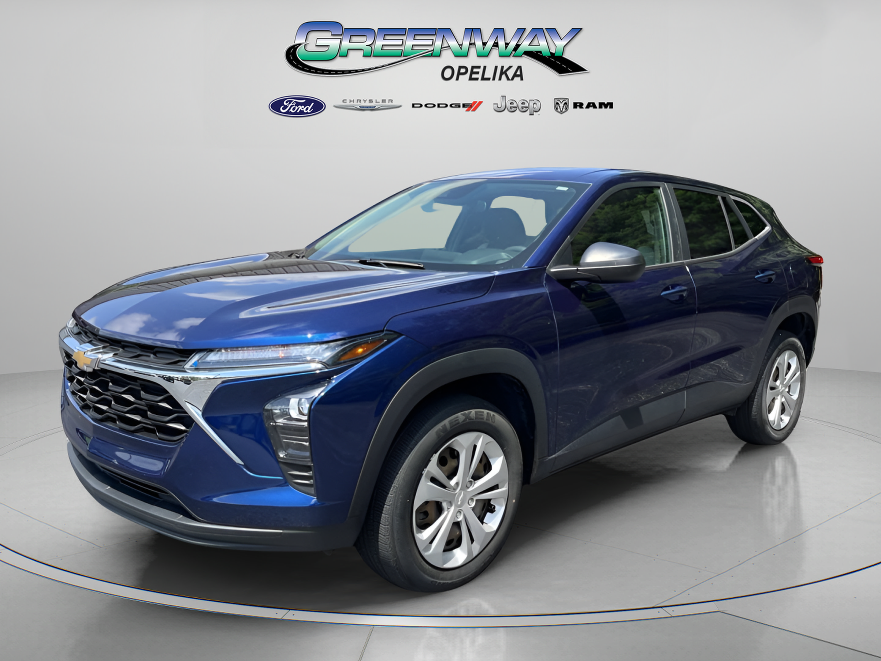 Used 2024 Chevrolet Trax LS FWD image 3