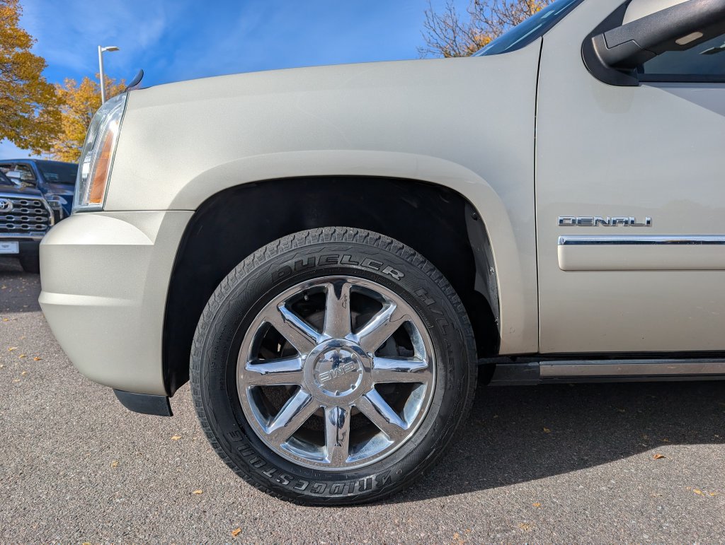 Used 2014 GMC Yukon Denali AWD/4WD image 11