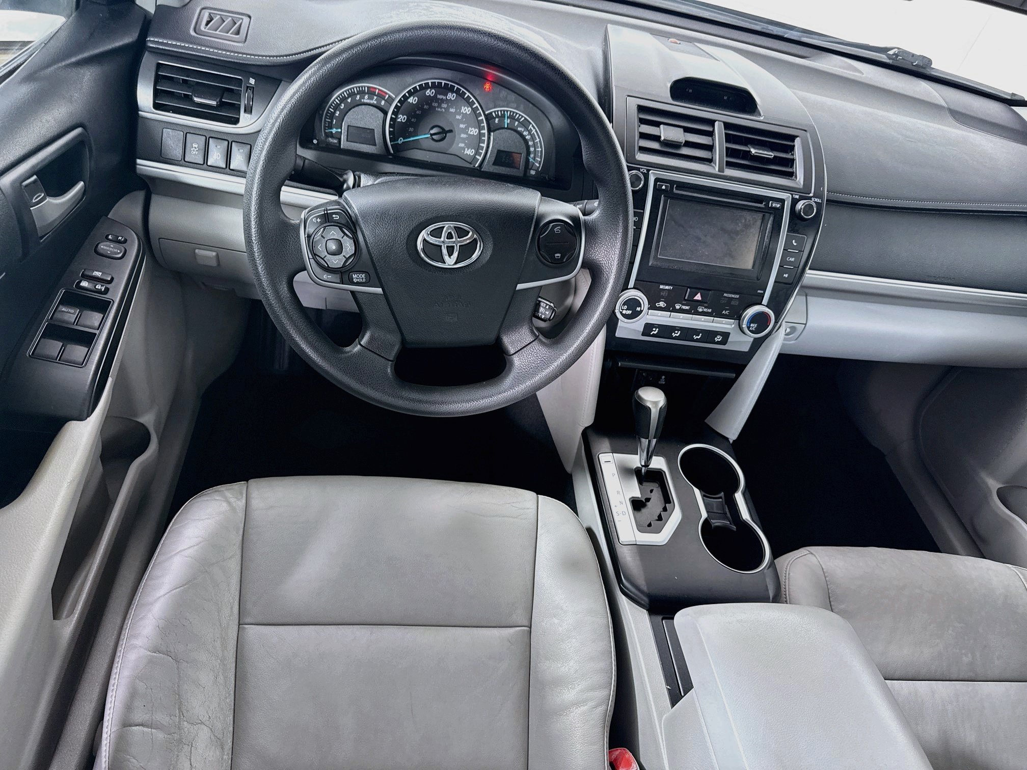 Used 2013 Toyota Camry LE FWD image 19