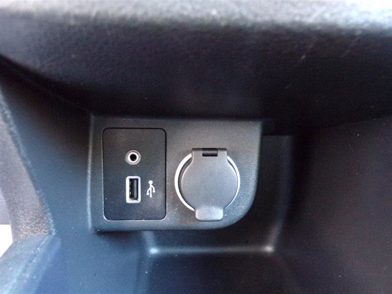 Used 2020 Nissan Kicks S image 34