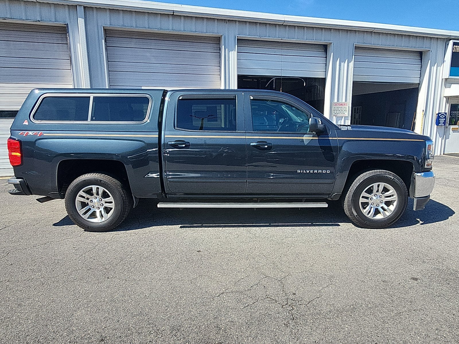 Used 2018 Chevrolet Silverado 1500 LT w/ All Star Edition AWD/4WD image 6