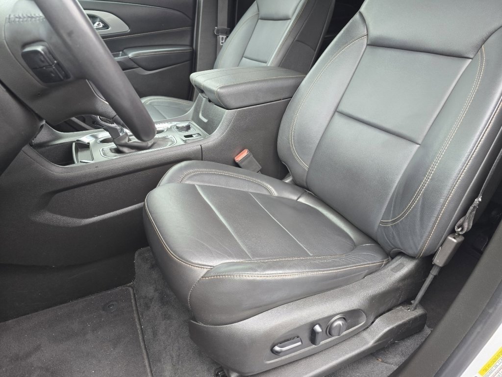 Certified 2021 Chevrolet Traverse RS w/ LPO, Cargo Package image 23