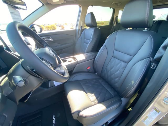 New 2026 Nissan Rogue Platinum image 11