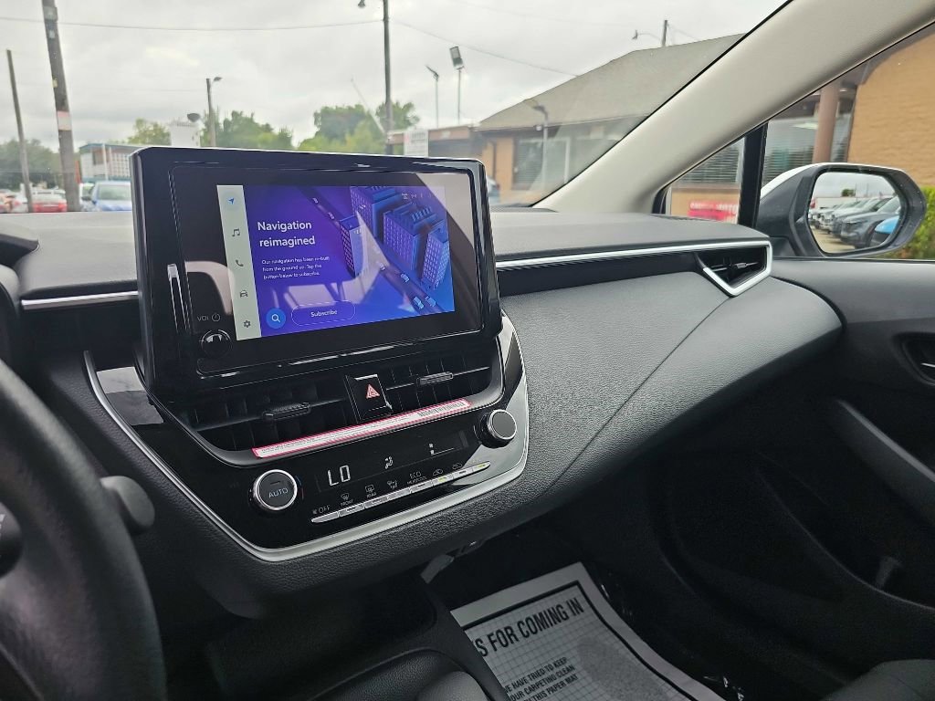 Used 2024 Toyota Corolla LE image 30