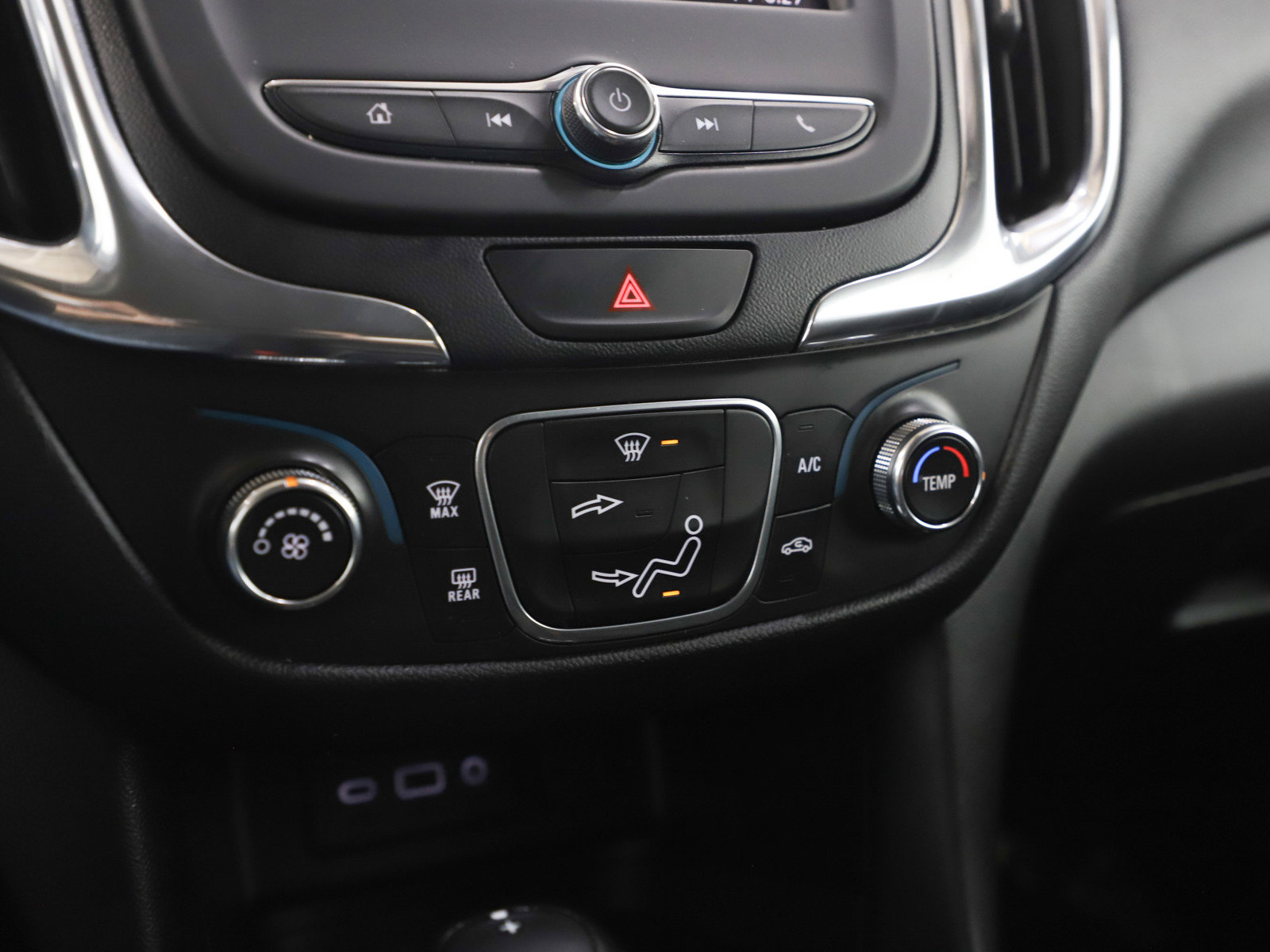 Used 2020 Chevrolet Equinox LT image 22