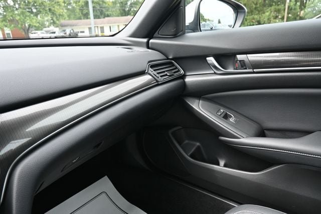 Used 2018 Honda Accord Sport image 27