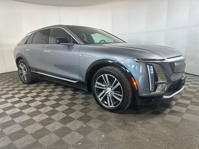 Used 2023 Cadillac Lyriq AWD image 2