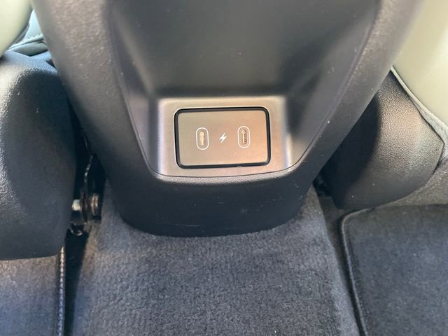 Used 2024 Hyundai Elantra Limited image 17