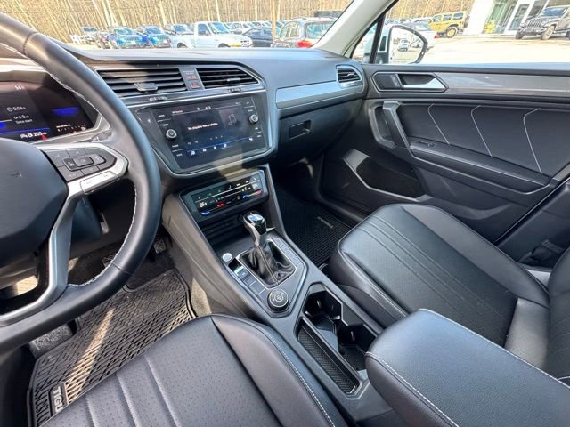 Certified 2022 Volkswagen Tiguan SE w/ Panoramic Sunroof Package image 30