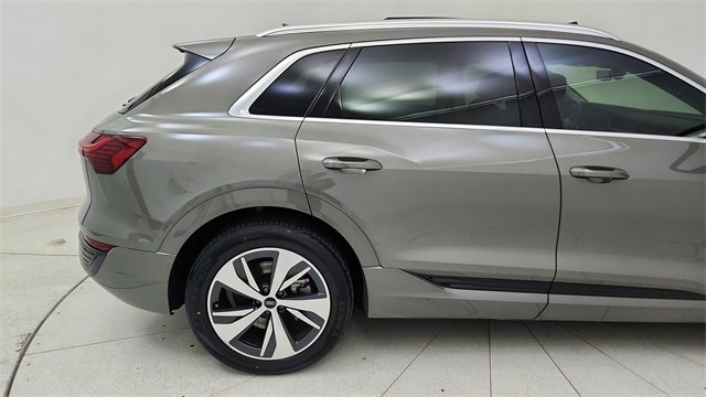 Used 2024 Audi Q8 e-tron Premium image 12