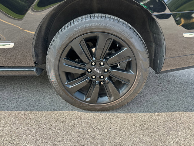 Used 2022 Lincoln Navigator Reserve image 14