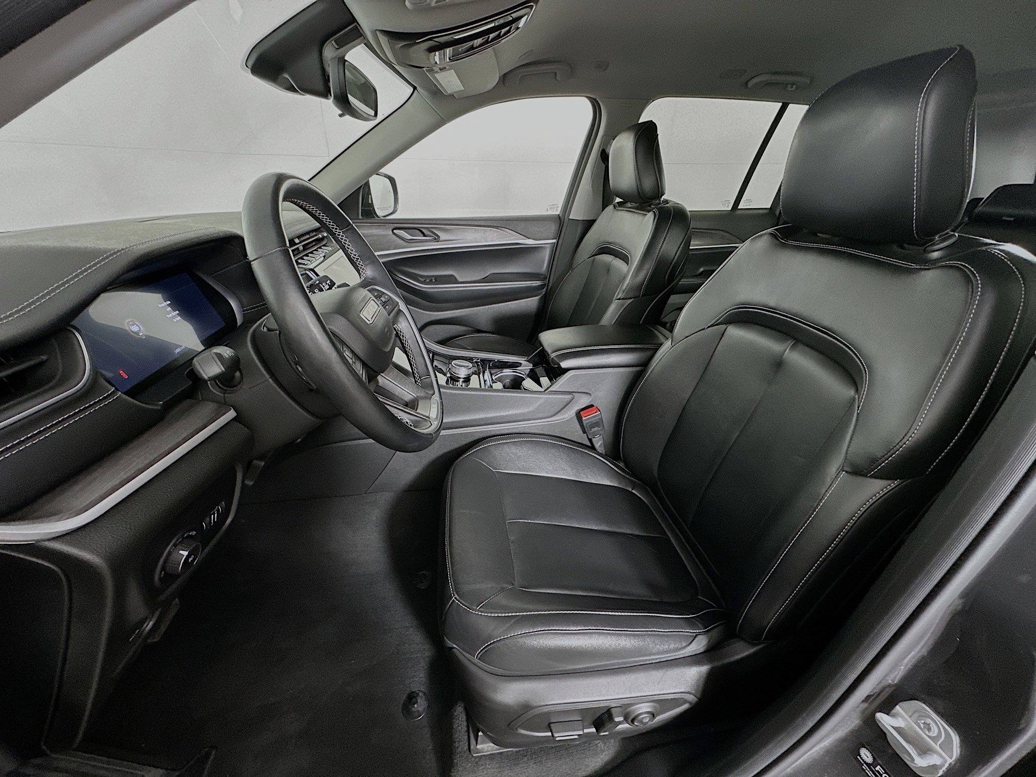 Used 2022 Jeep Grand Cherokee Limited image 13