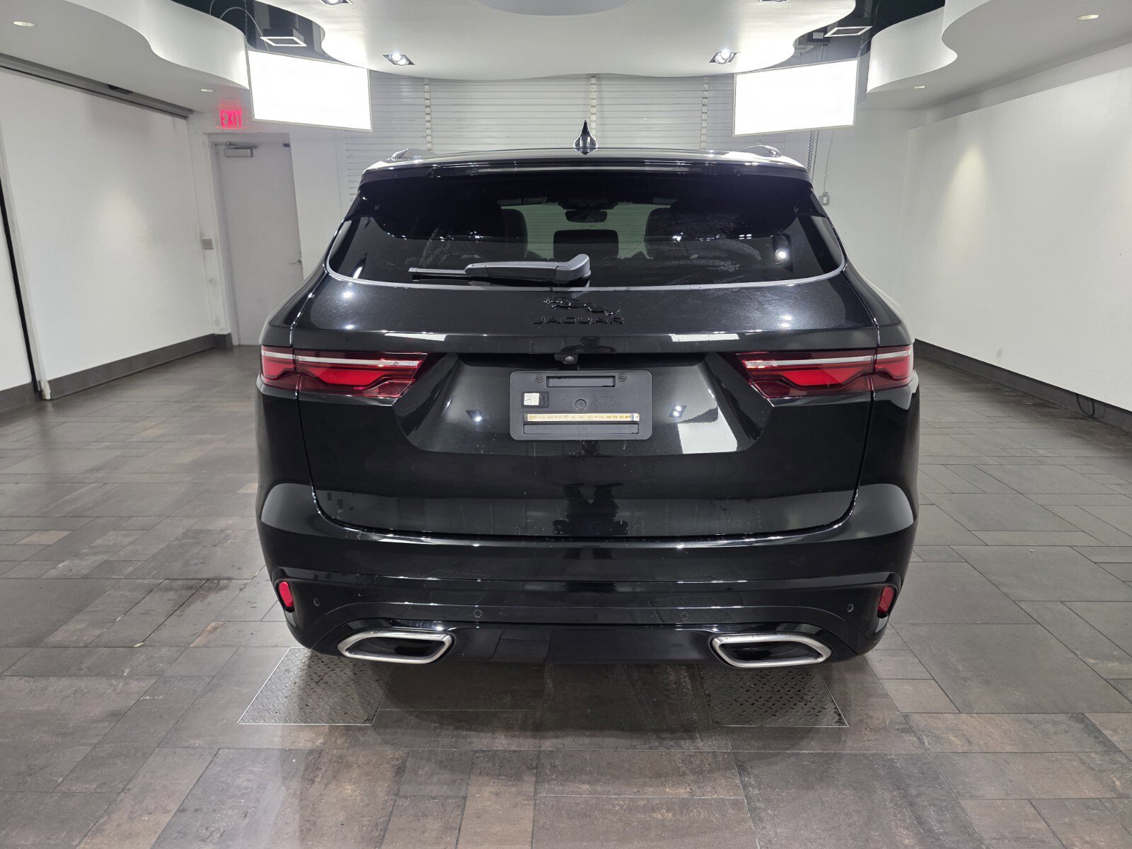 Used 2025 Jaguar F-PACE R-Dynamic S AWD/4WD image 5