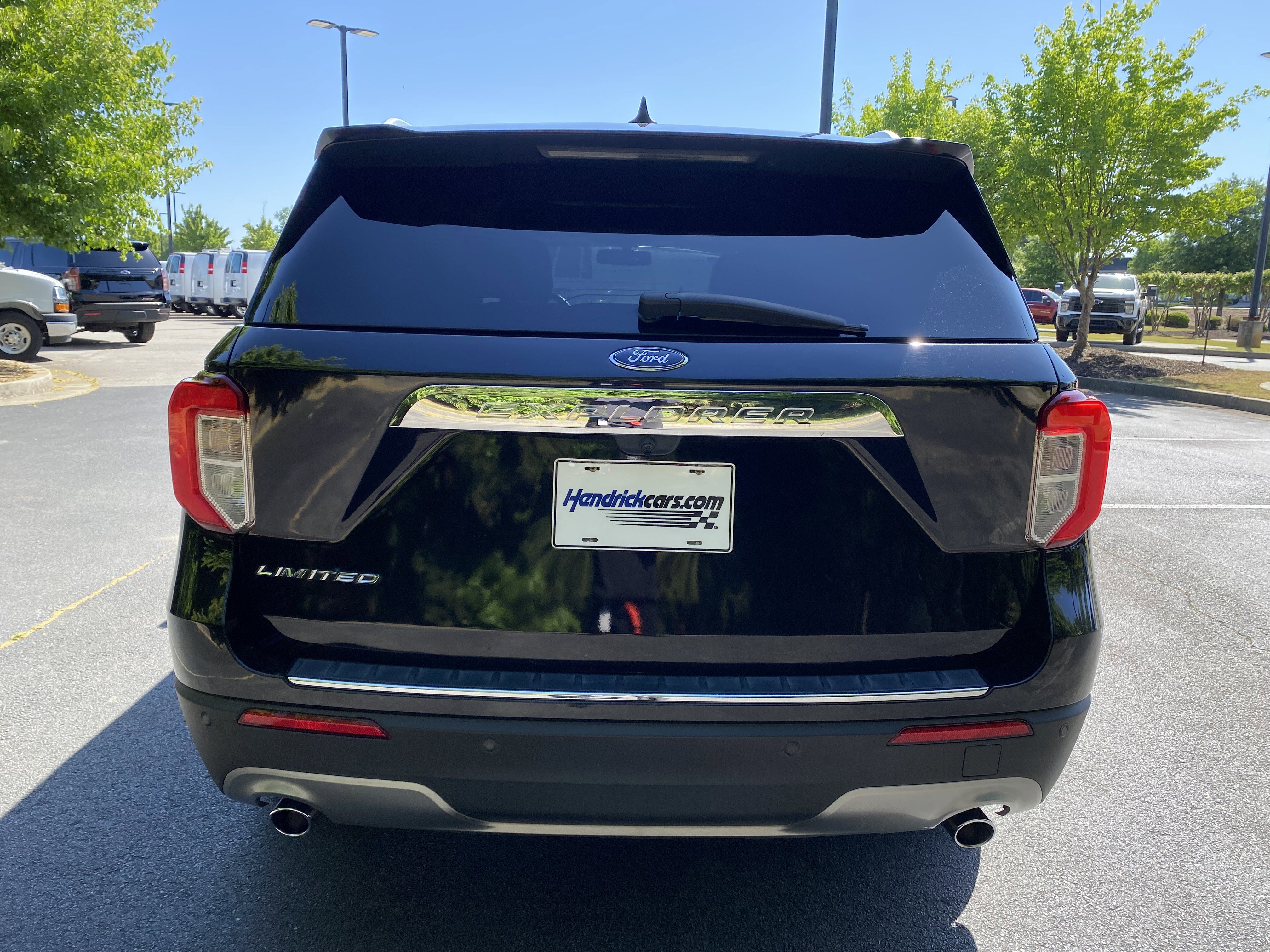 Used 2021 Ford Explorer Limited w/ Equipment Group 301A RWD image 8