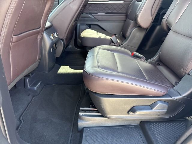 Used 2025 Ford Explorer Platinum w/ LUX Leather Package AWD/4WD image 22