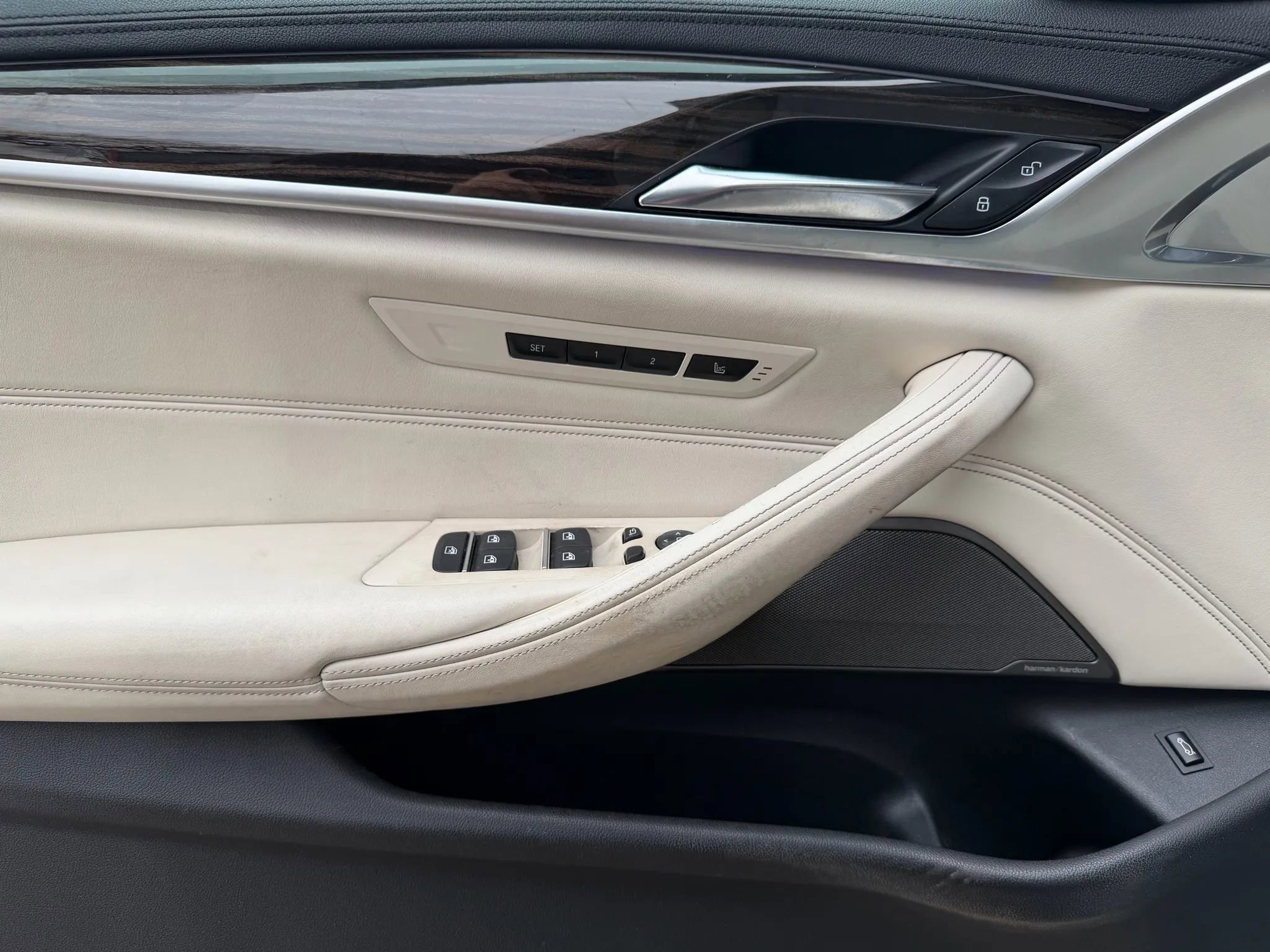 Used 2017 BMW 540i xDrive image 9