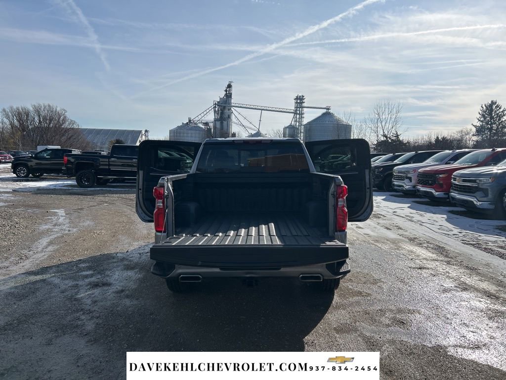 Used 2023 Chevrolet Silverado 1500 High Country w/ Technology Package image 32