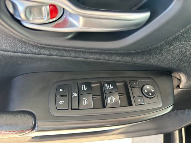 Used 2019 Jeep Cherokee Trailhawk w/ Cold Weather Group image 25