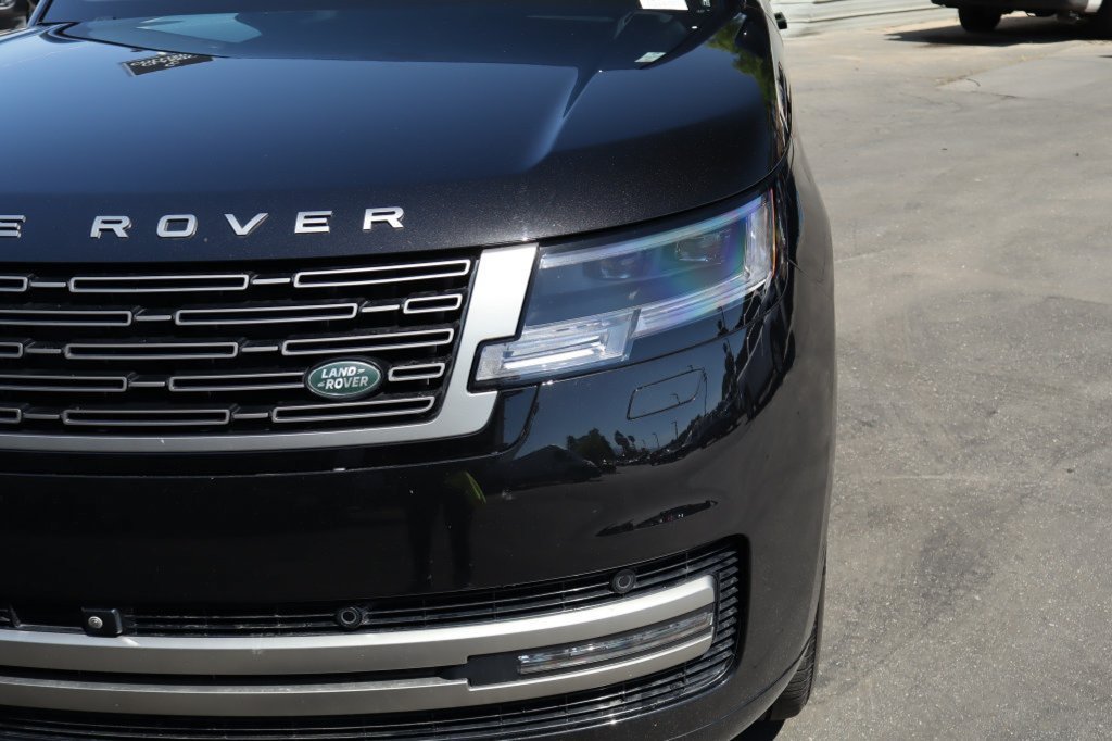 Used 2025 Land Rover Range Rover Long Wheelbase SE AWD/4WD image 8