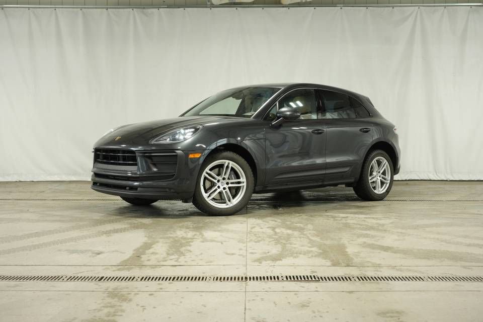 Certified 2022 Porsche Macan image 1