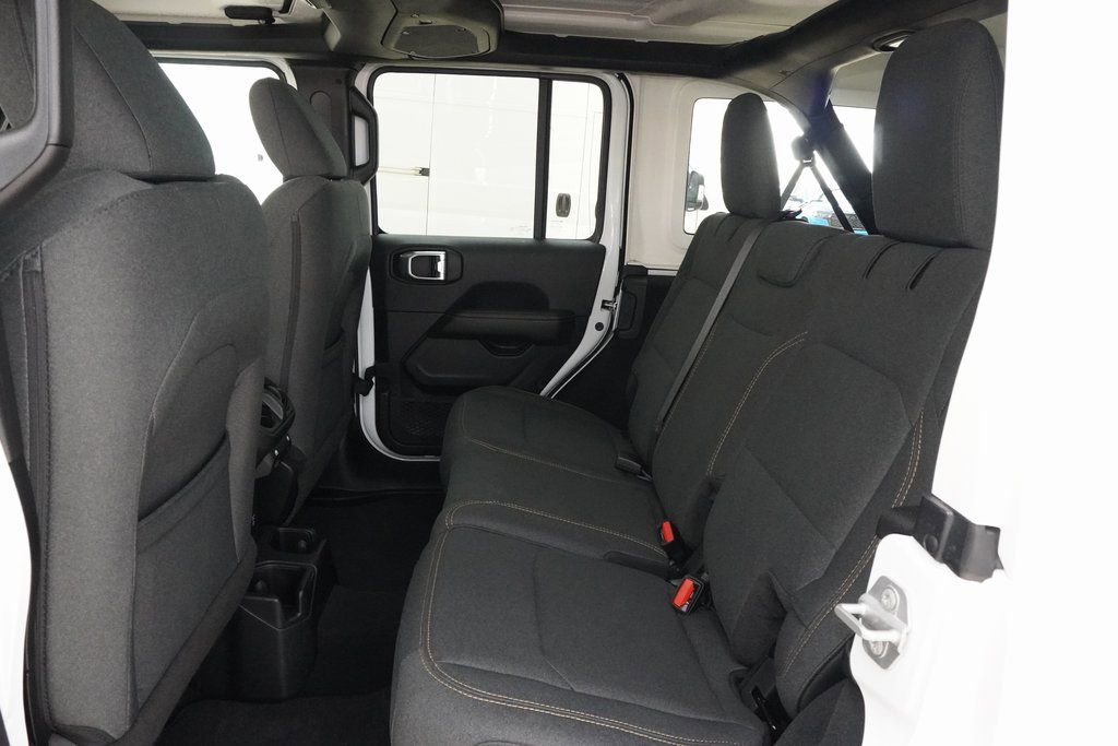 Used 2024 Jeep Wrangler Sahara image 26