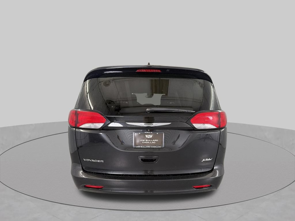 Used 2023 Chrysler Voyager LX FWD image 7