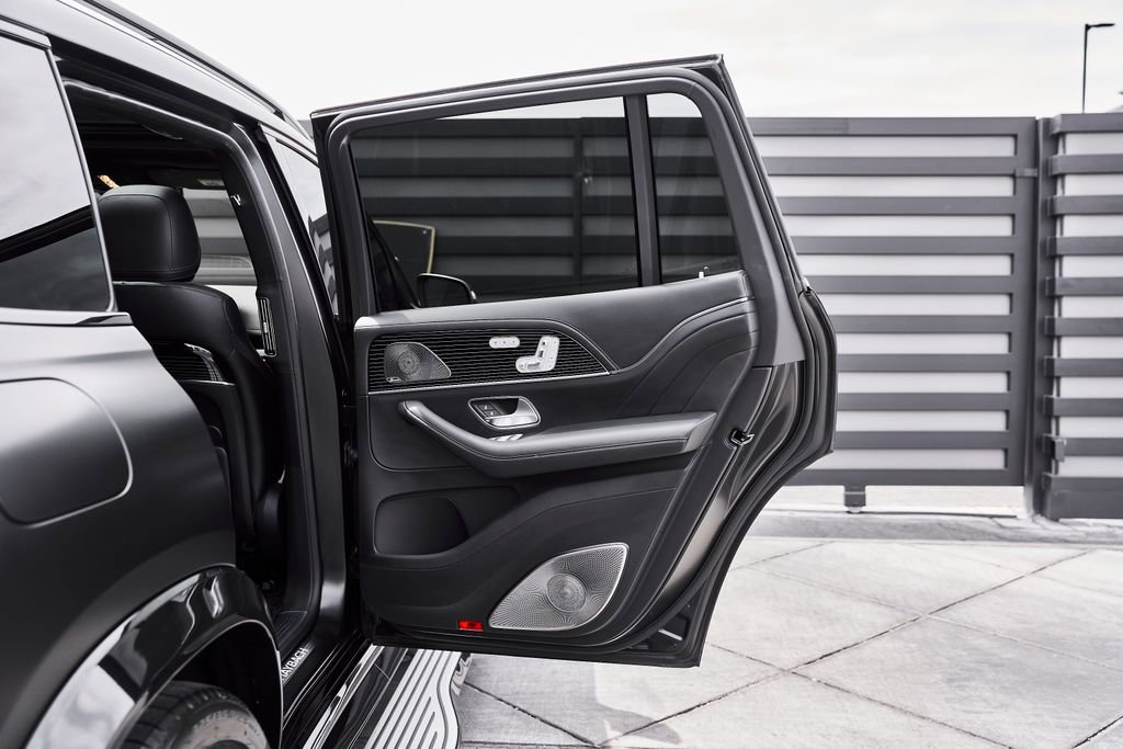 Used 2024 Mercedes-Benz Maybach GLS 600 4MATIC image 26