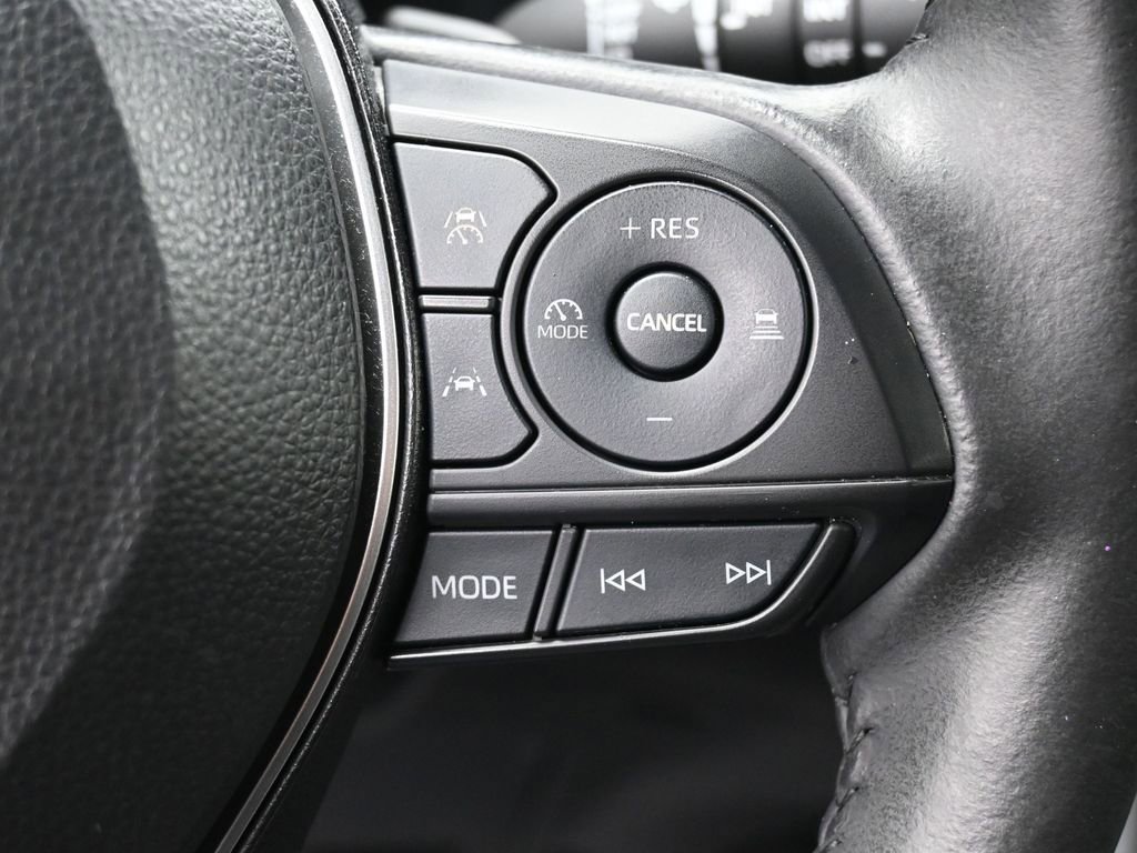 Used 2024 Toyota Corolla Cross XSE w/ Convenience Package image 19