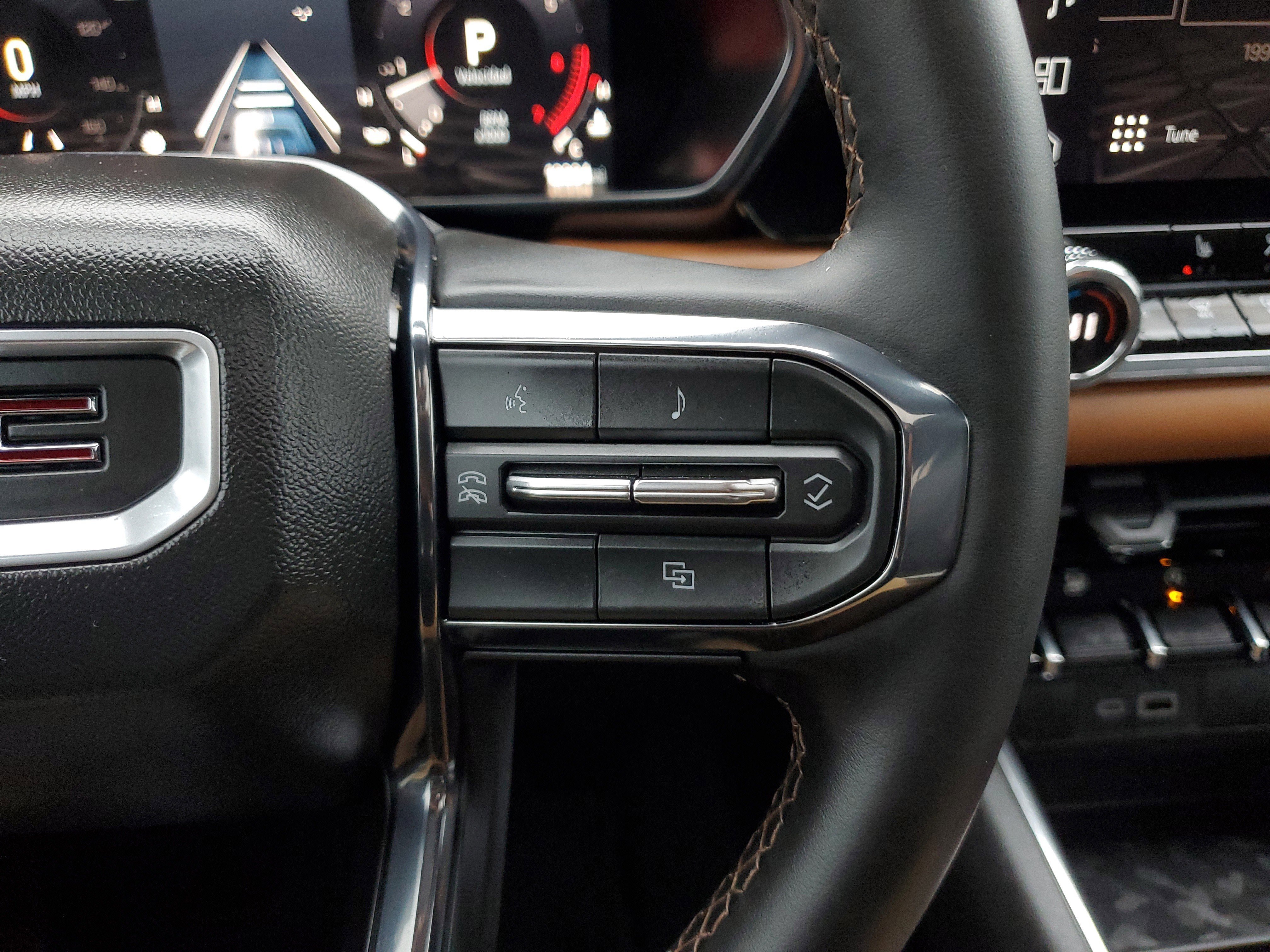 Used 2024 GMC Canyon AT4 image 21