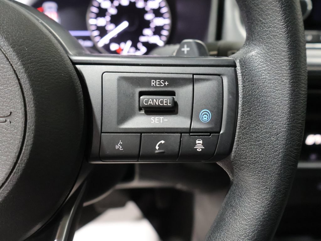 Used 2024 Nissan Rogue SV AWD/4WD image 38