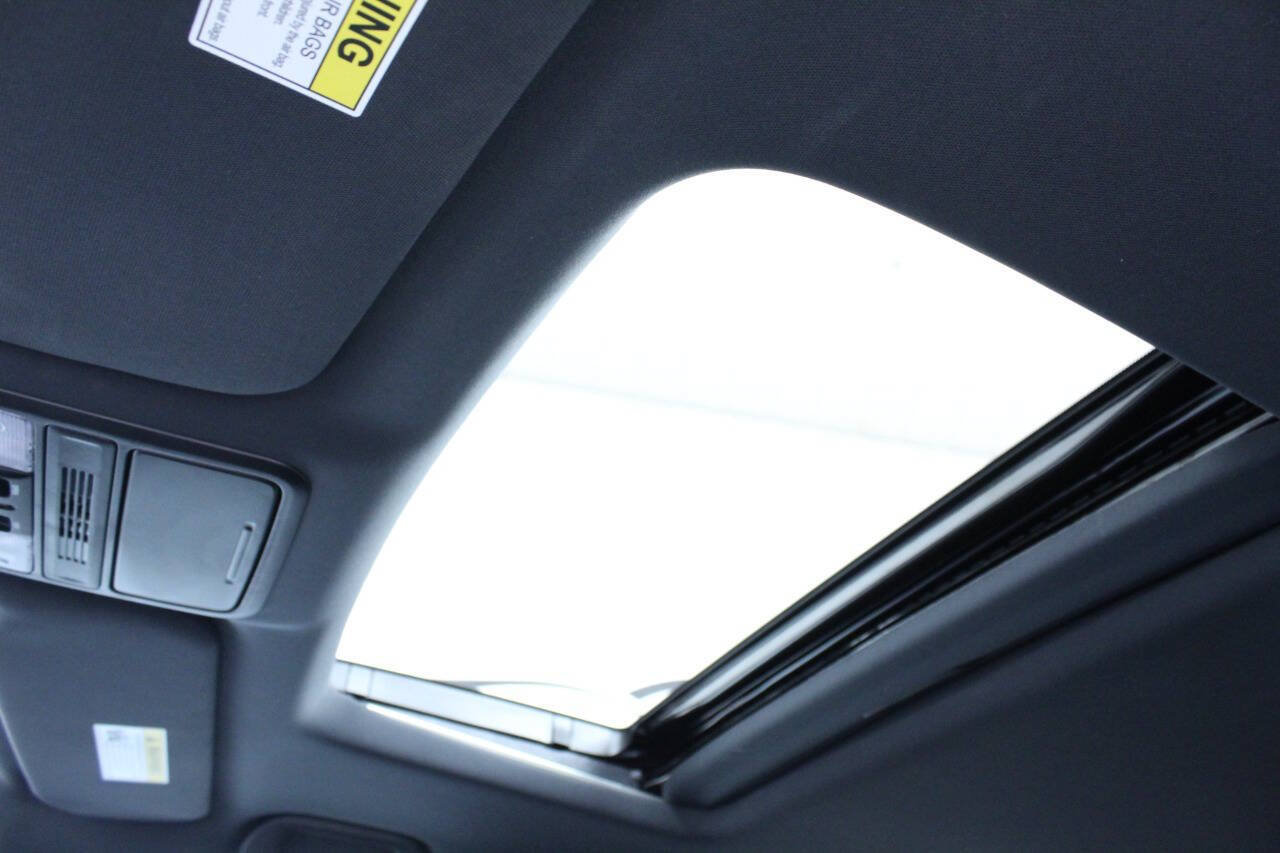 Used 2023 Honda Odyssey Sport image 30