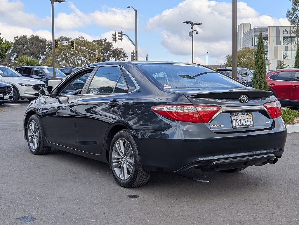Used 2016 Toyota Camry SE image 7