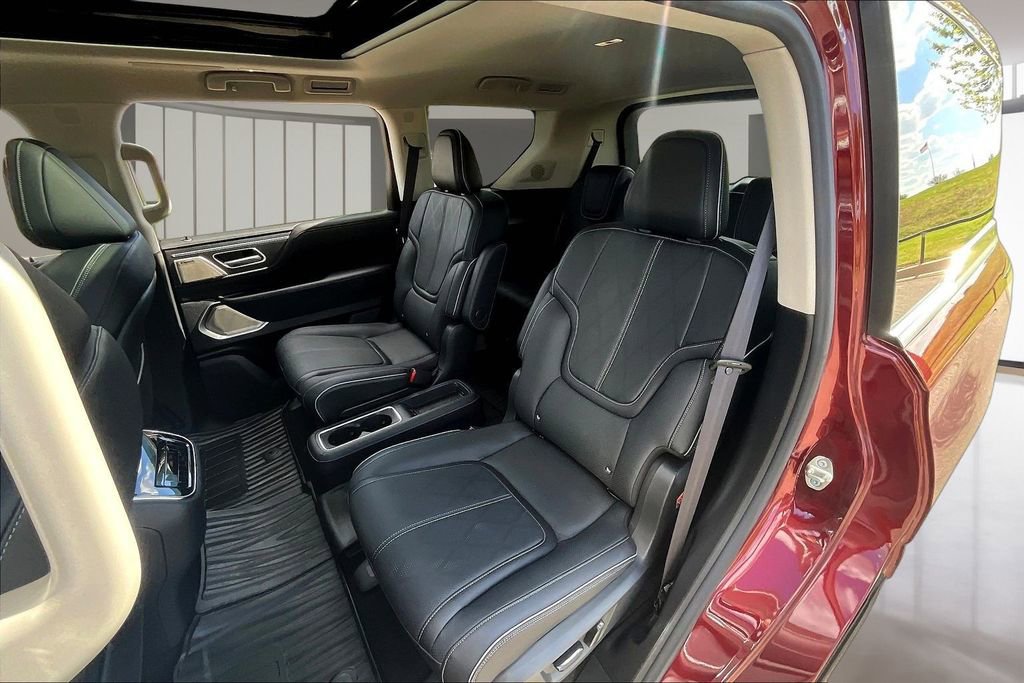 Used 2025 INFINITI QX80 Sensory AWD/4WD image 28