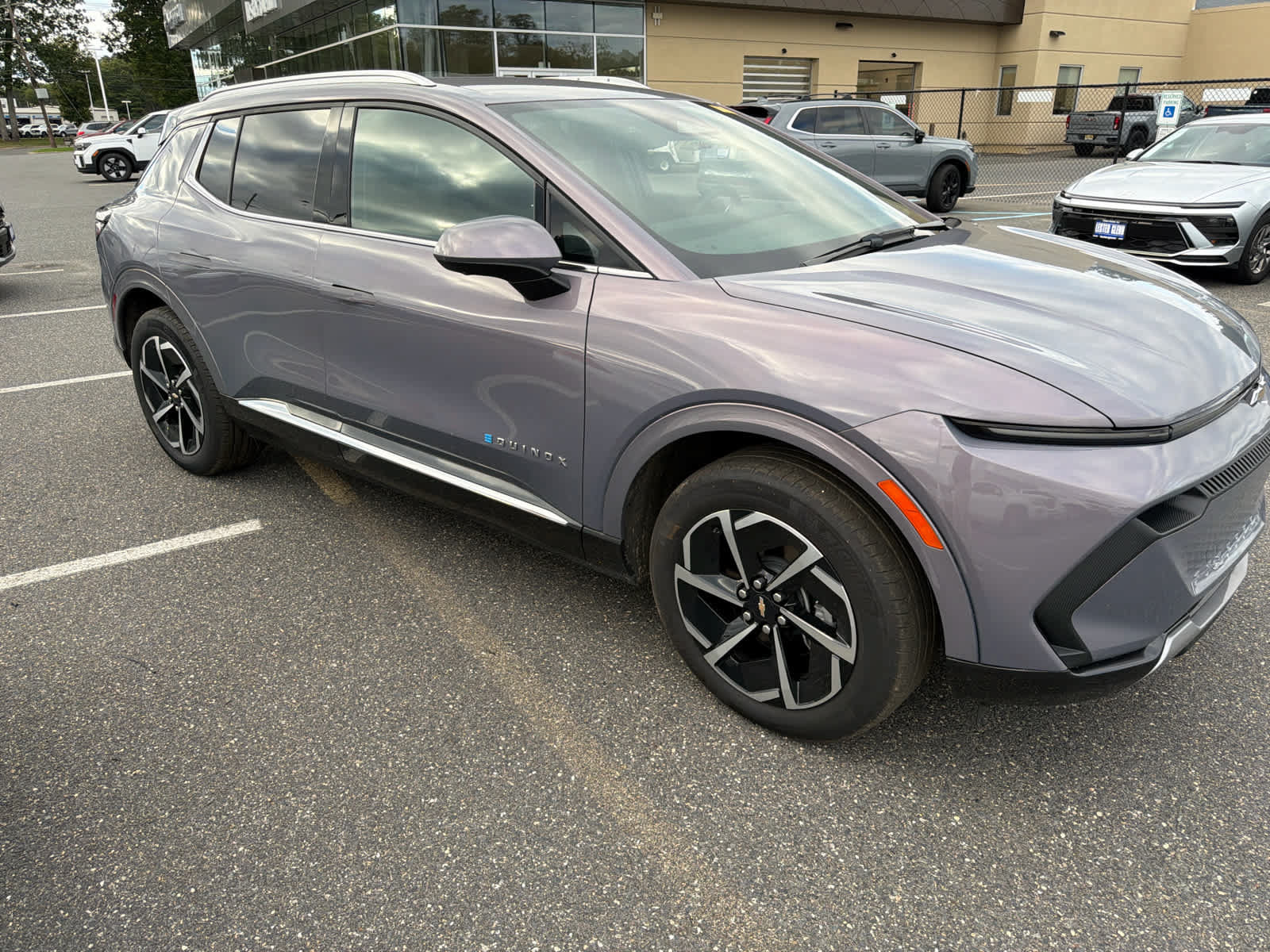 Certified 2024 Chevrolet Equinox EV LT AWD/4WD image 2