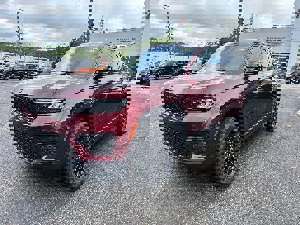 New 2025 Jeep Grand Cherokee Altitude