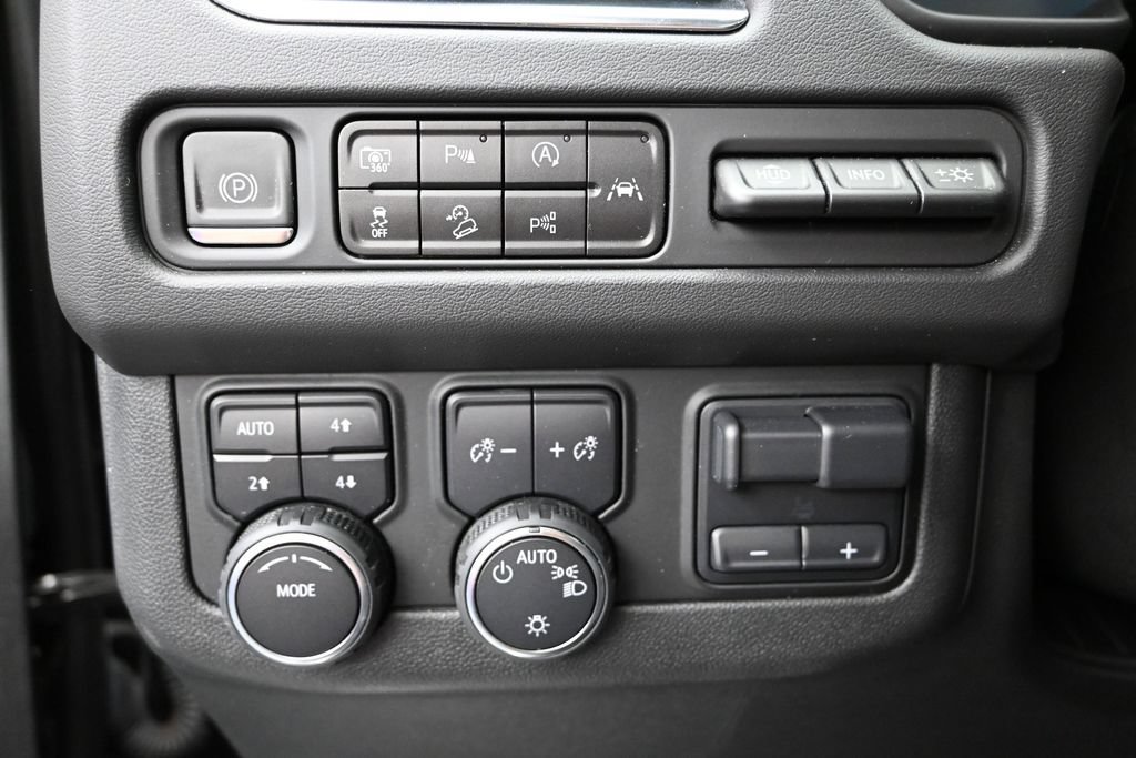 Used 2023 Chevrolet Tahoe Premier w/ Advanced Technology Package AWD/4WD image 19