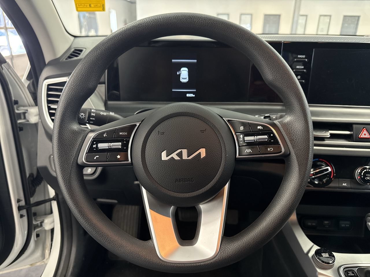Used 2026 Kia Seltos LX AWD/4WD image 16
