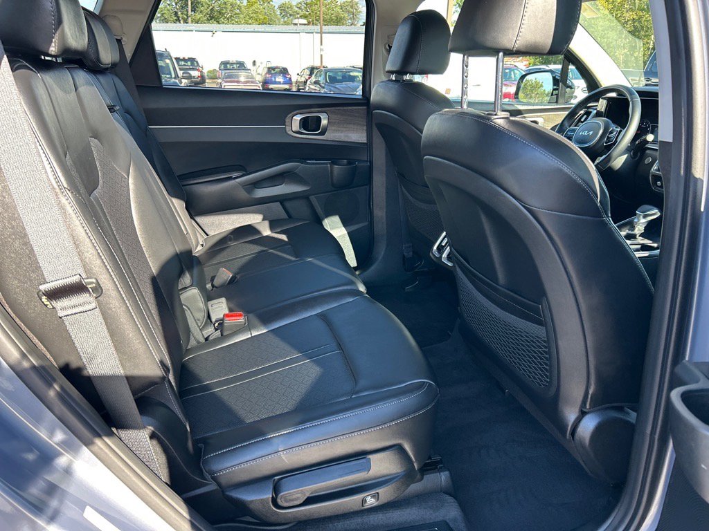 Used 2022 Kia Sorento S image 19
