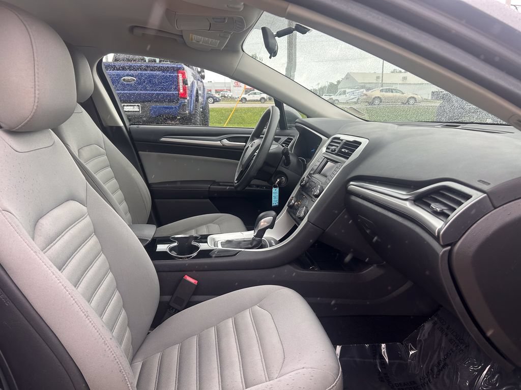 Used 2014 Ford Fusion S FWD image 18
