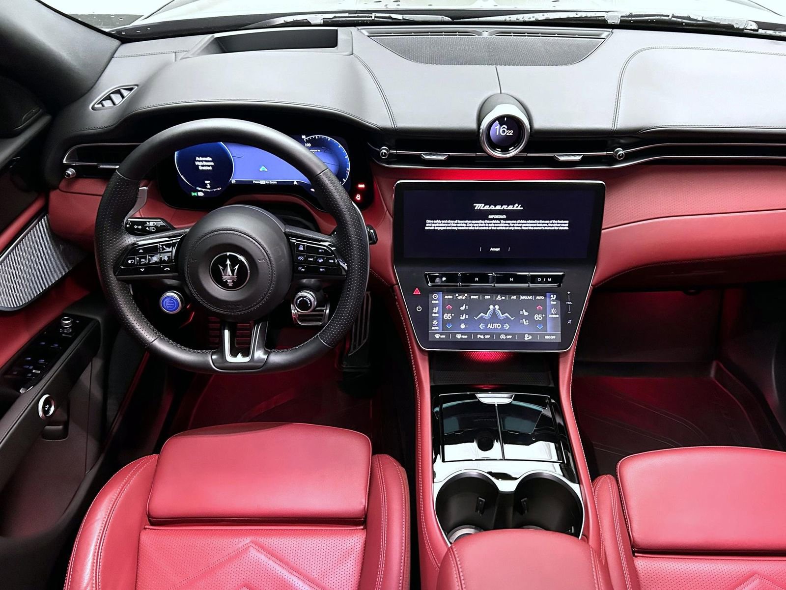 Used 2025 Maserati Grecale Modena image 12