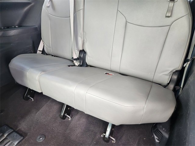 Certified 2025 Toyota Sienna XLE image 31