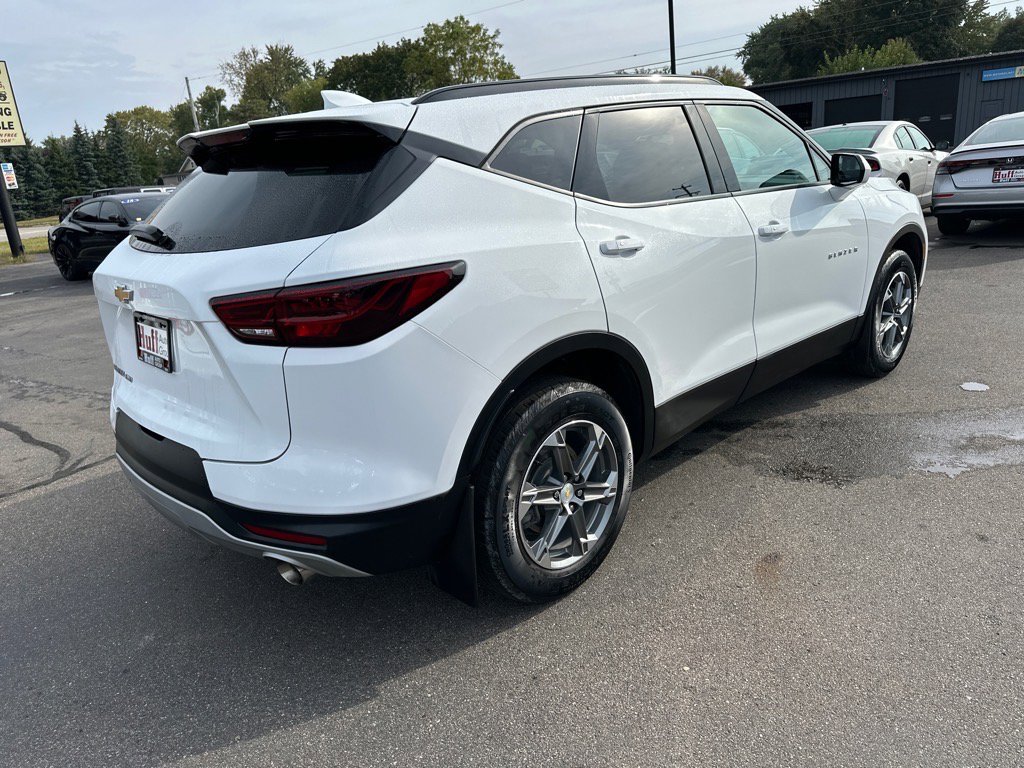 Used 2023 Chevrolet Blazer LT w/ Convenience Package image 3