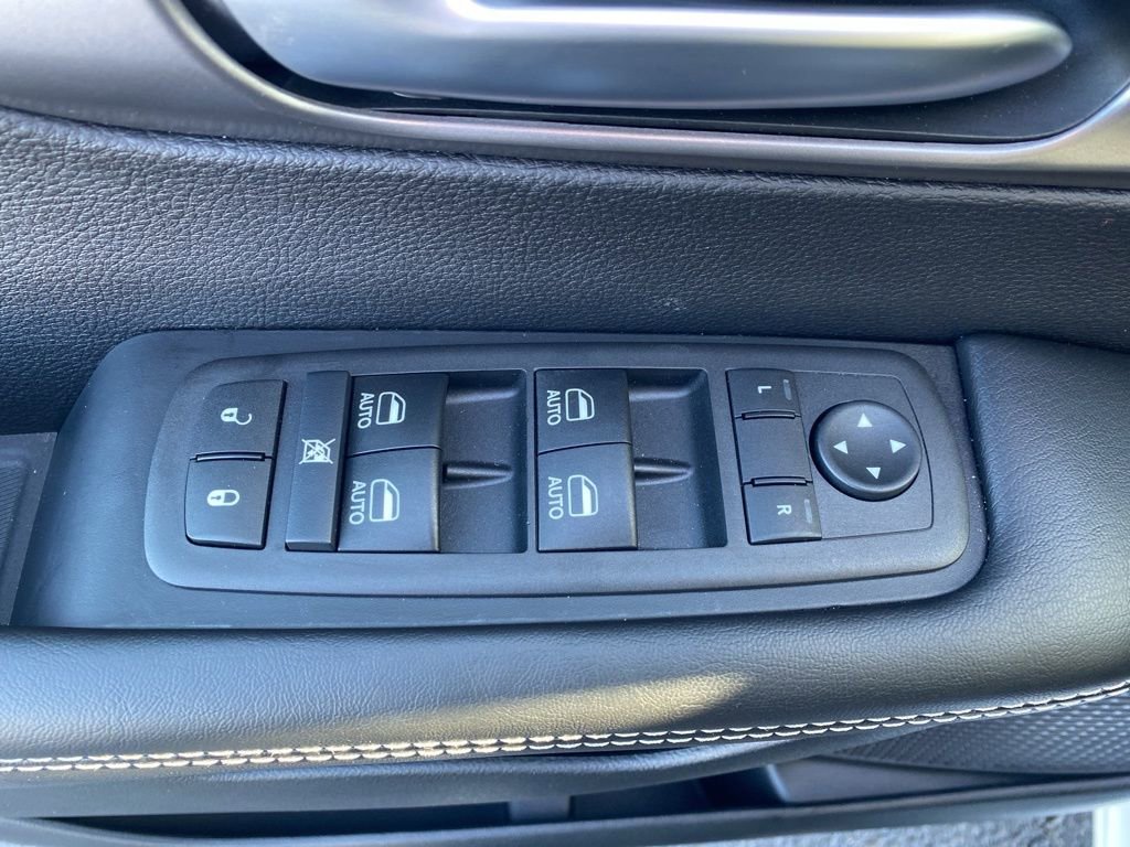 New 2026 Chrysler Pacifica Select image 10