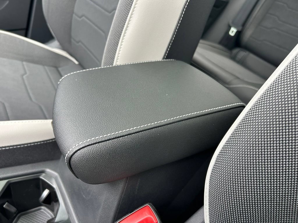 New 2026 Volkswagen Taos SE w/ Panoramic Sunroof Package FWD image 38