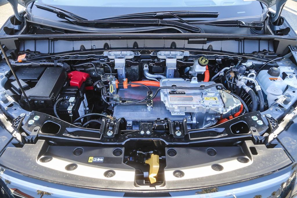 New 2026 Nissan Leaf Platinum+ w/ Illuminated Package FWD image 13